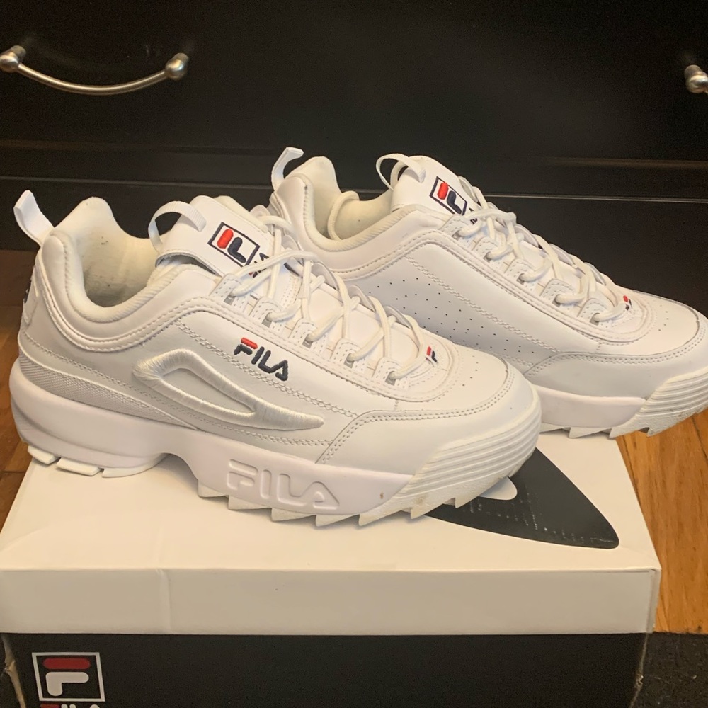 White chunky fila shoes